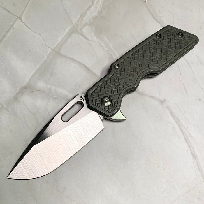 Mark 1 Large - Celtic Knots Drop Point