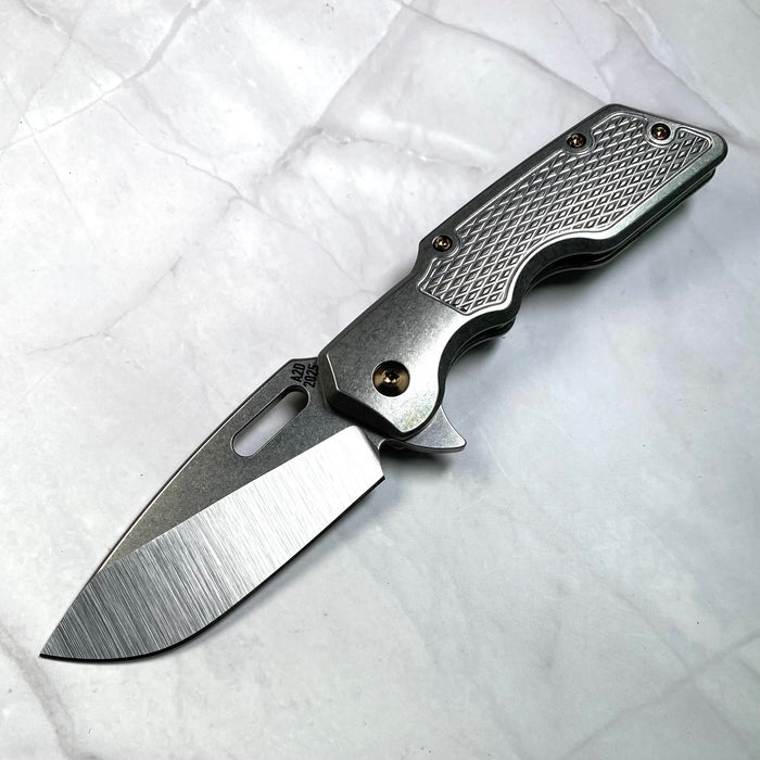 Mark 1 Medium - Contoured M-16 Grip