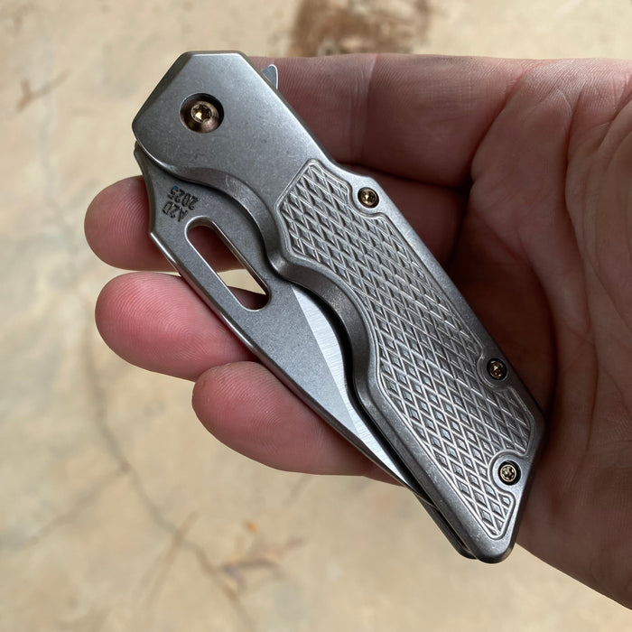 Mark 1 Medium - M16 Grip Pattern Drop Point