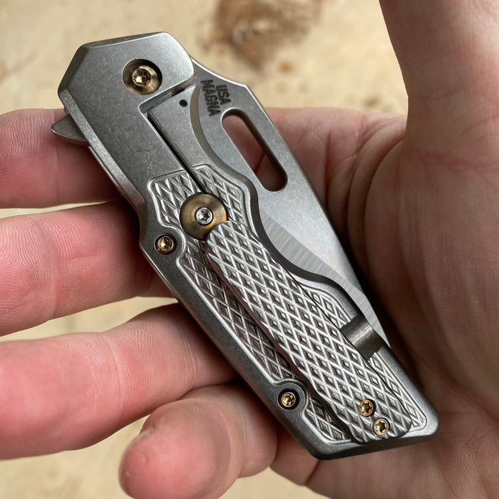 Mark 1 Medium - M16 Grip Pattern Drop Point