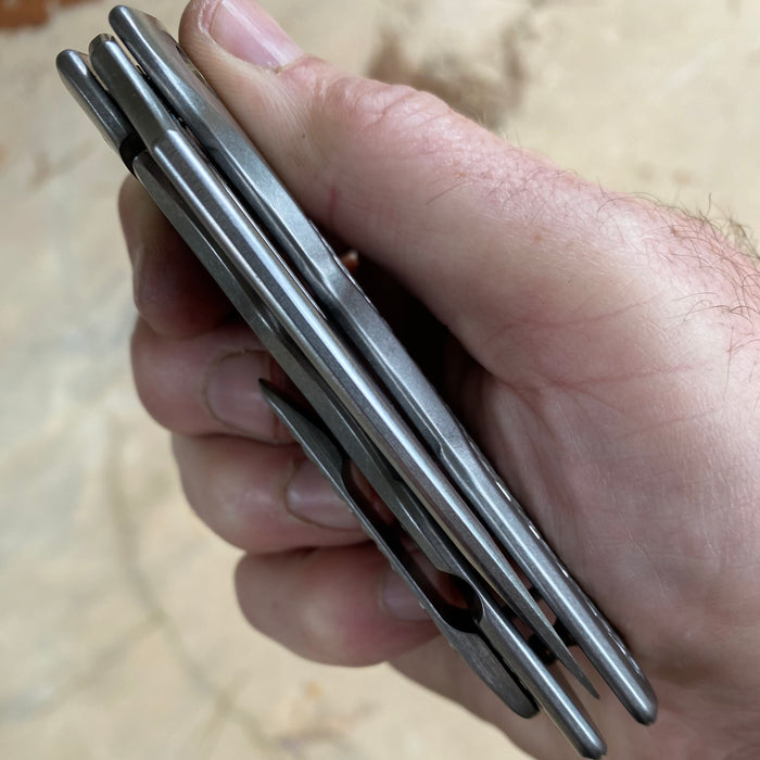 Mark 1 Medium - M16 Grip Pattern Drop Point