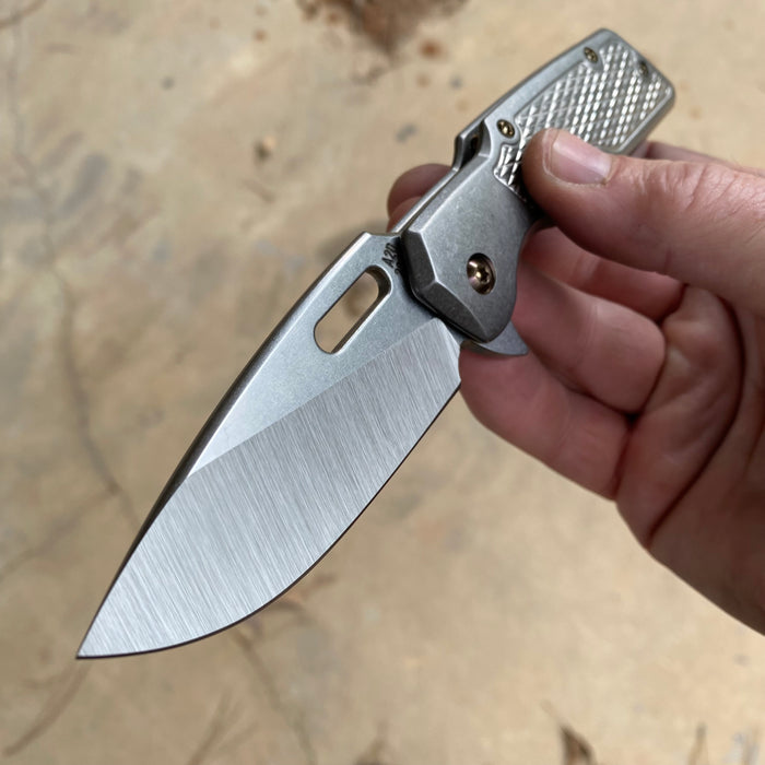 Mark 1 Medium - M16 Grip Pattern Drop Point