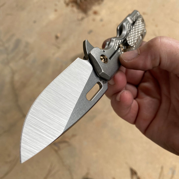 Mark 1 Medium - M16 Grip Pattern Drop Point