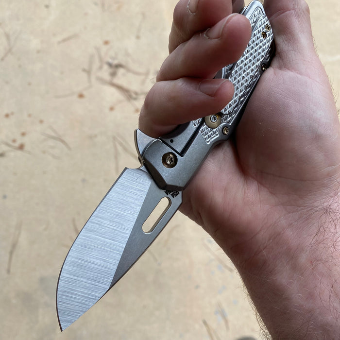 Mark 1 Medium - M16 Grip Pattern Drop Point