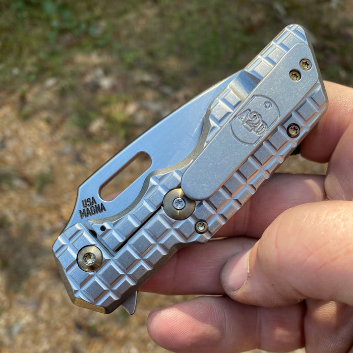 Mark 1 Medium - Pineapple Grenade Pattern Drop Point