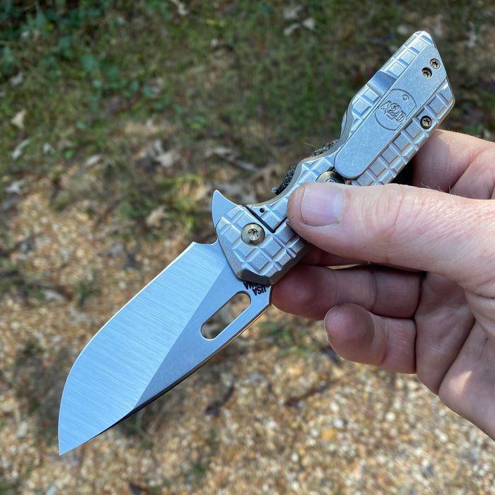 Mark 1 Medium - Pineapple Grenade Pattern Drop Point