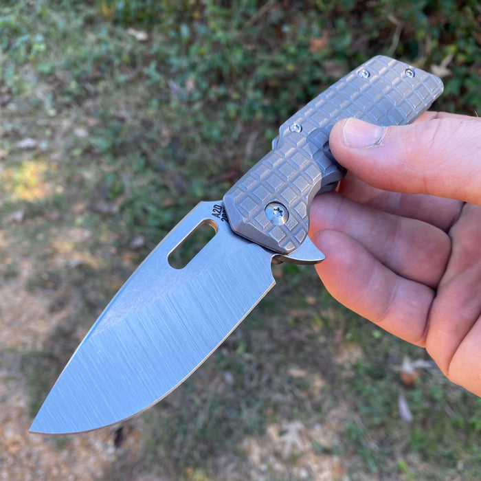 Mark 1 Medium - Pineapple Grenade Pattern Drop Point