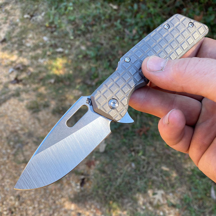 Mark 1 Medium - Pineapple Grenade Pattern Drop Point