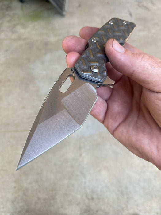 GEN4 Mark 1 Medium - Distressed Greywash Titanium Treadplate - "Batwing"