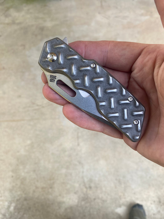 GEN4 Mark 1 Medium - Distressed Greywash Titanium Treadplate - "Batwing"